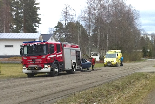 henkilöautopalo Hurmeentiellä