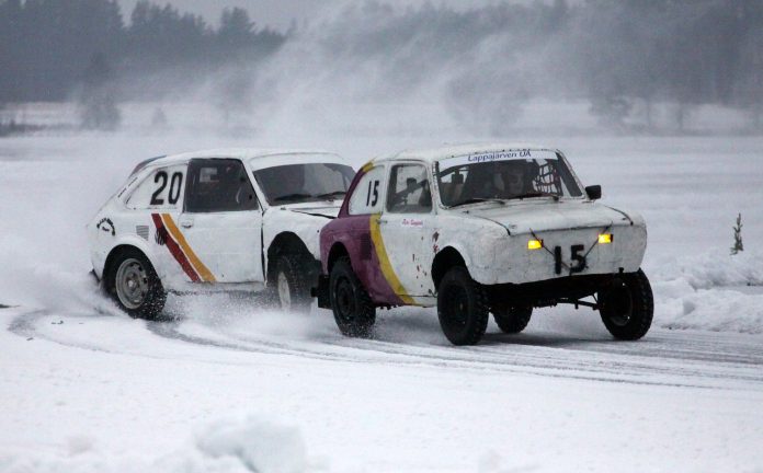 JM-autot jääradalla Kuva: Vesa Rauhala