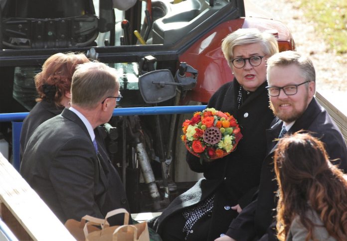 Kuntaministeri_Vehviläinen_Jamilla2