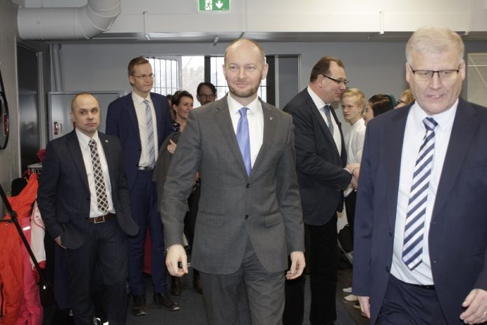 Ministeri Terho saapuu